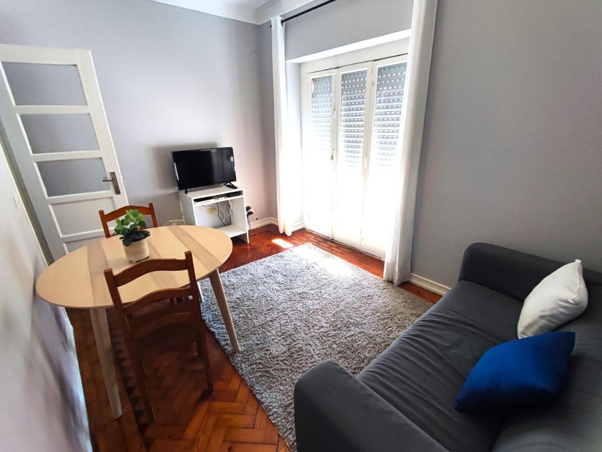 אמאדורה Lisbon Traditional T2 With Balcony In Damaia, Lisbon מראה חיצוני תמונה