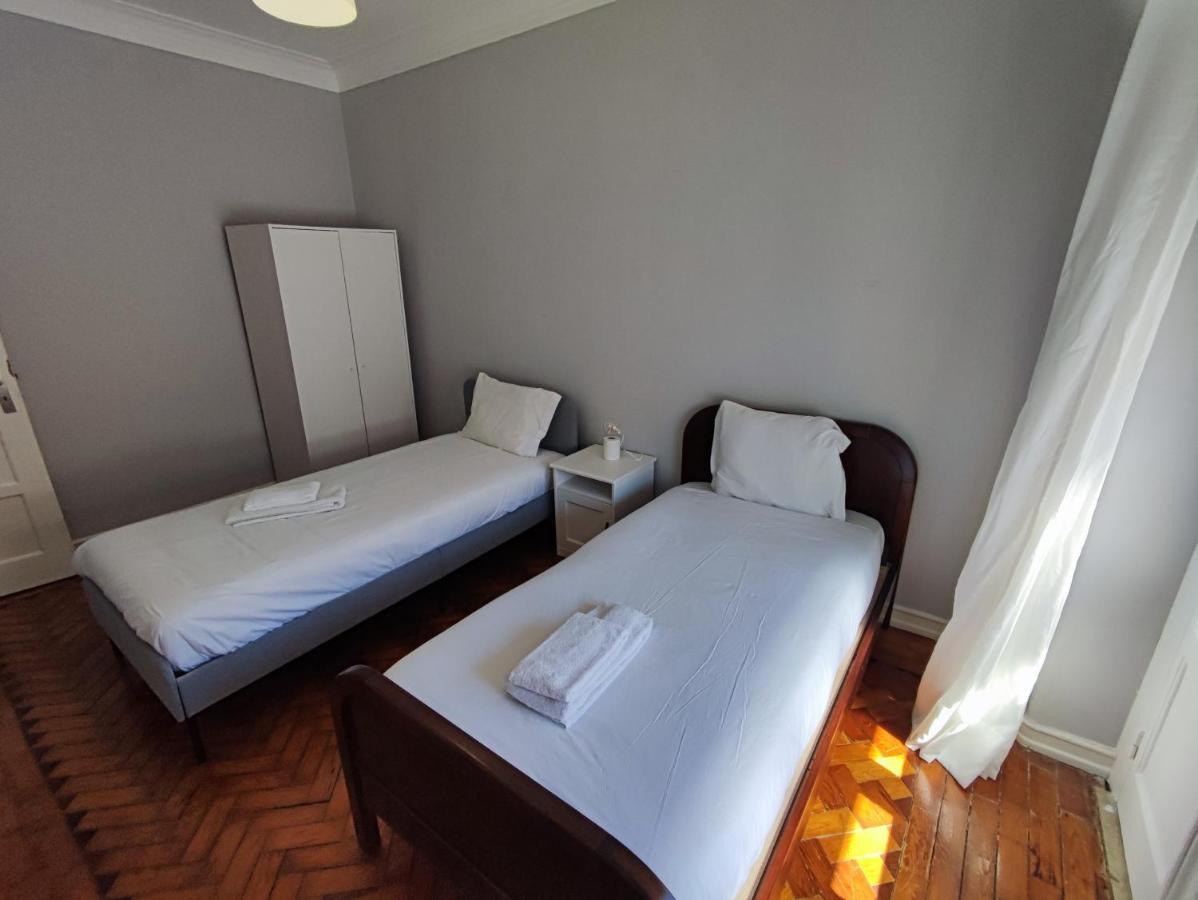 אמאדורה Lisbon Traditional T2 With Balcony In Damaia, Lisbon מראה חיצוני תמונה