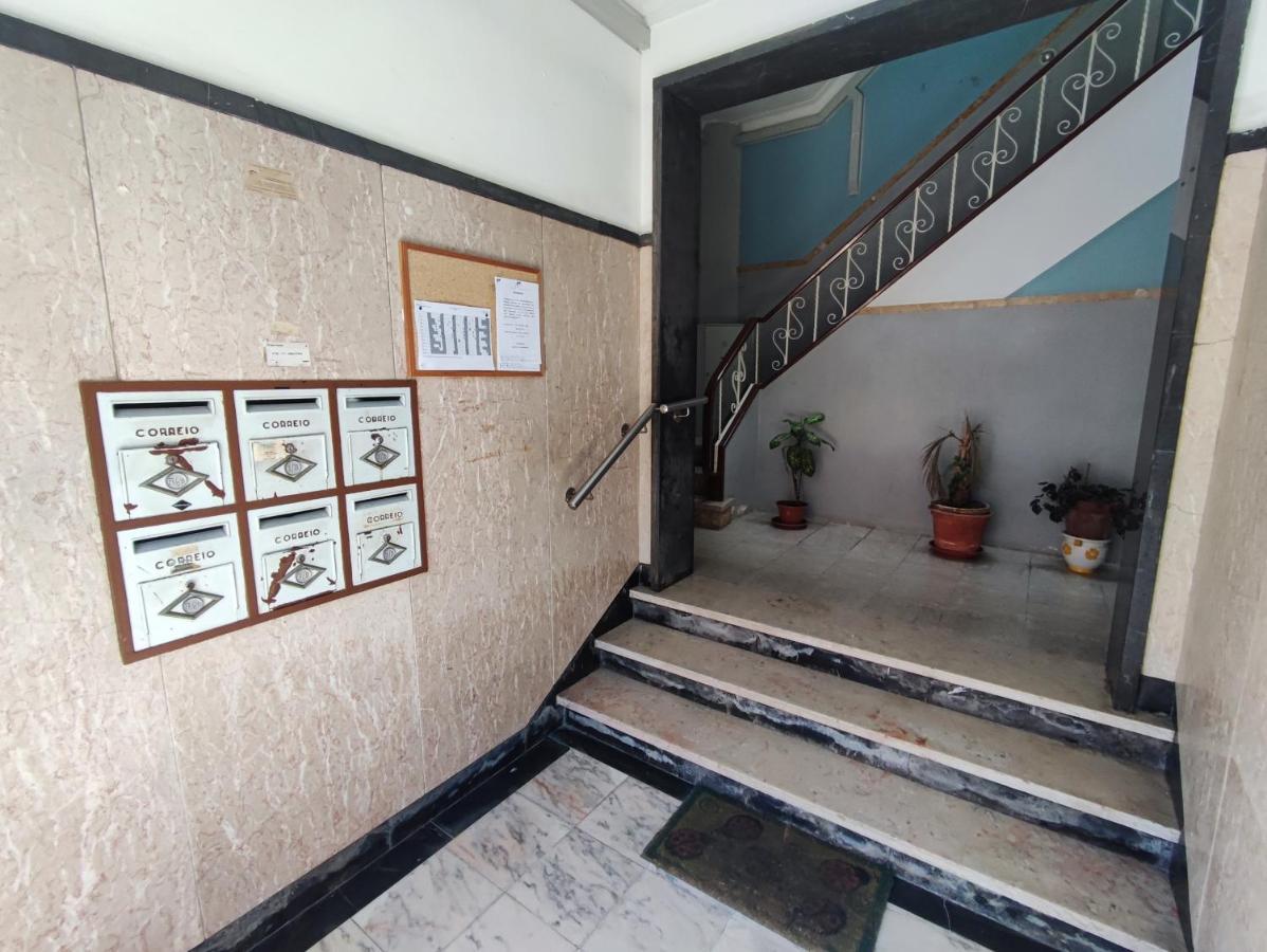 אמאדורה Lisbon Traditional T2 With Balcony In Damaia, Lisbon מראה חיצוני תמונה