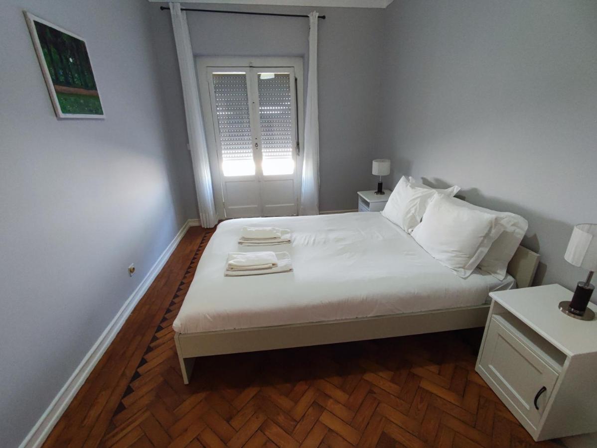 אמאדורה Lisbon Traditional T2 With Balcony In Damaia, Lisbon מראה חיצוני תמונה